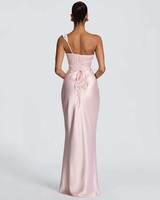 Robe longue de soirée élégante en satin à une épaule pour femme, col drapé, sans manches, moulante, maxi, pour fêtes d'été