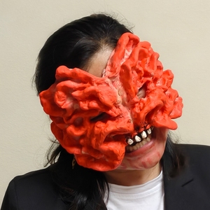 Masque de zombie réaliste en latex, effet sanglant, pour cosplay d'horreur, idéal pour Halloween, événements et mascarades. - Product Image 1