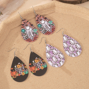 Boucles d'oreilles en acrylique imprimées Halloween pour femmes, design fantômes et crânes de dessin animé, idéales pour les fêtes effrayantes - Product Image 3