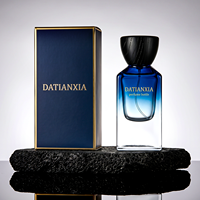 Flacon de parfum carré 30ml 50ml 100ml en verre avec bouchon en bois noir et logo estampé or
