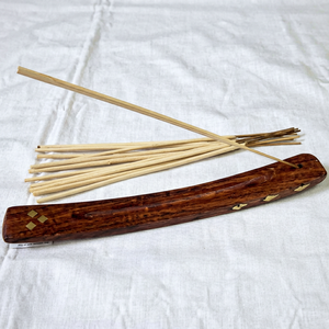Plateau à encens en bois fait main avec incrustations en laiton pour la méditation et les salles de yoga, usage religieux, portable toutes saisons - Product Image 1