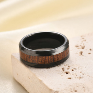 Anillo de Acero de Tungsteno de 8 mm con Incrustaciones de Madera Negra, Anillo de Boda para Hombre, Joyería de Forma Geométrica - Product Image 4