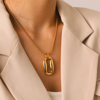 Collier en acier inoxydable en gros avec pendentif de créateur pour femme, accessoires étanches en or 18 carats, bijoux de mode pour le cou, cadeau