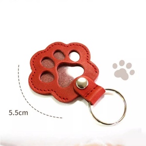 Porte-clés commémoratif en cuir PU avec motif de griffes de chat et de chien, ornements de porte-clés - Product Image 5