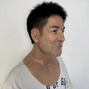 หน้ากากซิลิโคนแบบสั่งทำพิเศษ ดีไซน์เหมือนจริงเต็มศีรษะ พร้อมผมละเอียดแบบเจาะรู ปากเปิด สำหรับคอสเพลย์ ภาพยนตร์ แต่งหน้า ปลอมตัว - Product Image 3