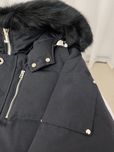 Abrigo de Plumón Grueso con Capucha y Logotipo Personalizado para <span class=keywords><strong>Hombre</strong></span>, Diseño Cuadrado, Negro Brillante con Relieve, para Invierno - Product Image 4
