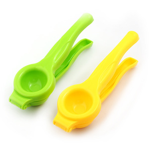 Plastic Lemon Juicer Manual Handheld Citrus Squeezer Kitchen Tool 2 Pieces Yellow Green - Product Image 1