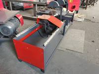 Scie circulaire verticale pour le travail du bois, diamètre de lame 300 mm, capacité de coupe 5000 mm, puissance 3 kW, garantie 1 an