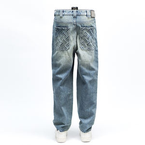 بنطلون جينز بتصميم فريد على طراز البانك مع زخارف معدنية وأحجار الراين الملونة لإطلالة فريدة - Product Image 2