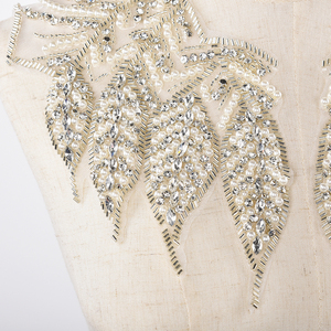 Nueva llegada de lujo hecho a mano con cuentas vestido de noche apliques cuello decorativo con cuentas a mano en forma de hoja parches para coser - Product Image 4