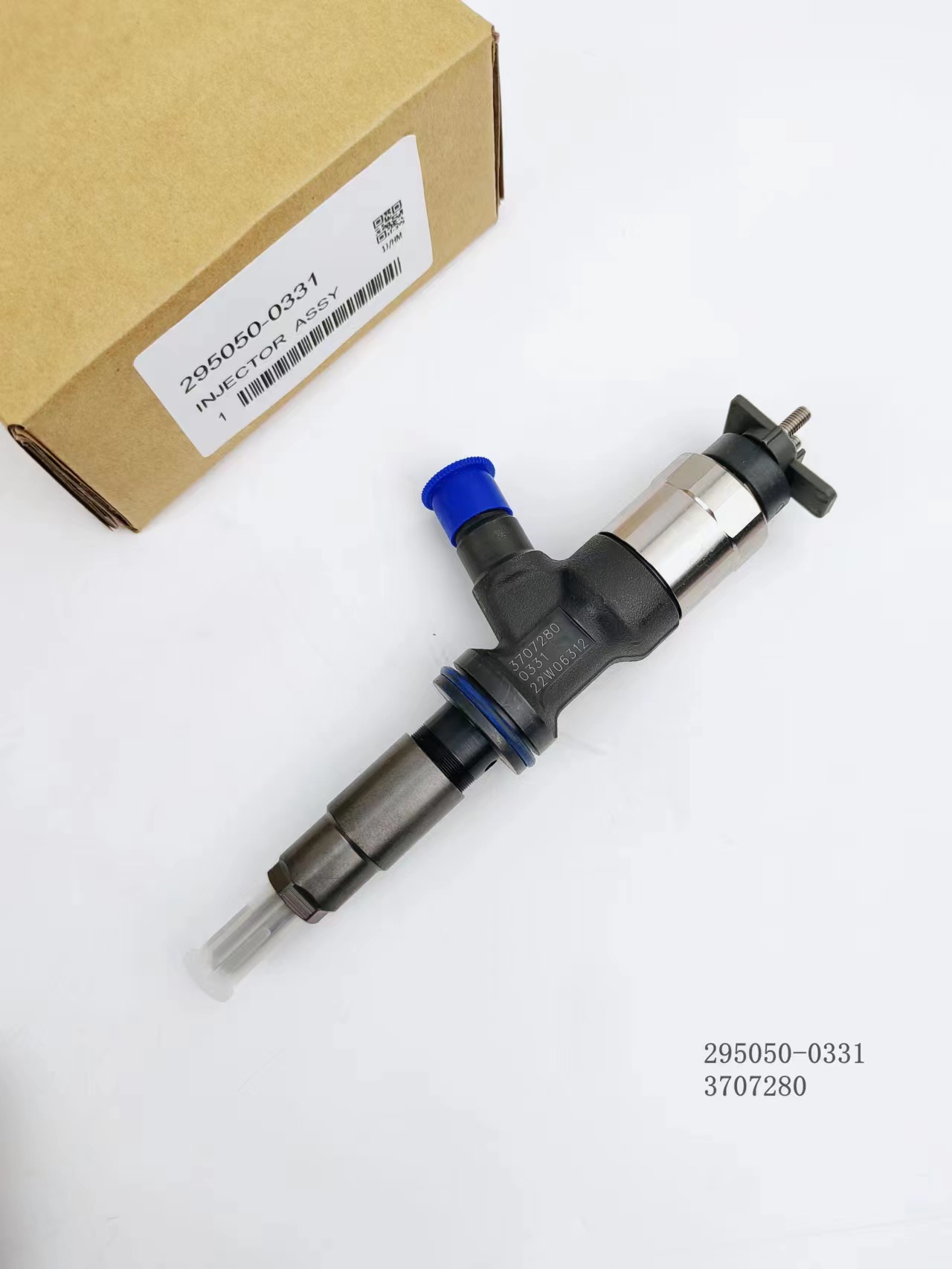 High Quality Diesel Fuel Injector 295050-0330 295050-0331 Common Rail Sprayer 3707280 370-7280 For Perkins