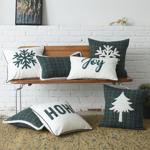 Vente en gros de taie d'oreiller de Noël à motif à carreaux vert Décoration de fête à la maison Housses de coussin de Noël bon marché - Product Image 3