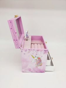 Caja Musical de Madera con Diseño de Unicornio, Color Morado Princesa, con Cerradura y Llave, Regalo para Niñas, Joyero Personalizado - Product Image 3