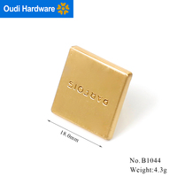 Etiqueta de Metal personalizada con diseño de logotipo de lujo para bolsos, etiqueta de Metal con letras, nombre de marca, etiqueta de Metal dorado con logotipo
