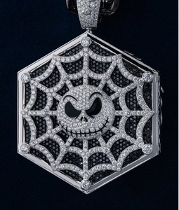Pendentif en argent 925 avec diamants en moissanite, motif araignée et crâne, style hip-hop glacé, pendentif de luxe pour hommes et style unisexe - Product Image 1
