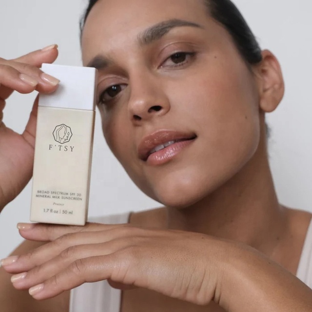 50ML SPF 30 Long Lasting Protection Zinc Oxide Milk Sunscreen No White Cast Mineral Based Sunscreen