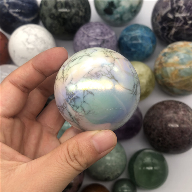 aura howlite