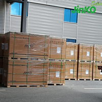 Panneau solaire JinKO 620W 182mm Mono Half Cell n Type Panneau solaire 605 ~ 630Watt Module PV pour usage commercial