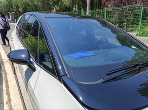 <span class=keywords><strong>Film</strong></span> pour vitres de voiture en gros, <span class=keywords><strong>film</strong></span> <span class=keywords><strong>solaire</strong></span> épaissi isolant thermiquement et anti-UV, autocollant <span class=keywords><strong>occultant</strong></span> pour vitres pour l'exportation - Product Image 4