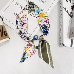 Sommermode Damen 100*6cm Satin Langer Schal Blumen- und Buchstabendruck Taschen-Geschenkbox Dekorative Bänder Schals - Product Image 3