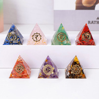 Neue 3CM umwelt freundliche Kristallkies-Epoxidharz-Pyramiden verzierung UV-gedruckte Weihnachts-Home-Office-Desktop-Energie