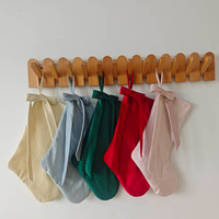 Chaussettes de Noël en velours uni de luxe avec nœud, décoration minimaliste pour la maison