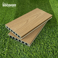 Planches de terrasse en composite bois-plastique de haute qualité, co-extrudées, imperméables, résistantes au feu, anticorrosion et antidérapantes
