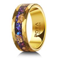 Bague classique en carbure de tungstène martelé or 8 mm avec fragments d'opale bleu violet et incrustation de feuille d'or, alliance unisexe pour mariage et fiançailles