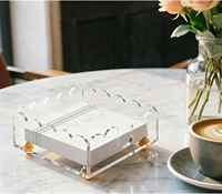 Support à serviettes de cocktail en acrylique festonné personnalisé avec pieds dorés, plateau de rangement pour serviettes en papier jetables pour bar à domicile, hôtel, fête