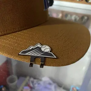 Изготовитель, объемный маркер, индивидуальный логотип, мягкий твердый эмалированный металлический маркер для гольфа, зажимы для шляпы, на заказ, мексиканские булавки для шляпы