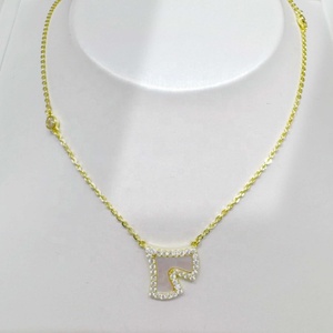 Collar de diseño OEM en plata de ley 925 con gema de concha, delicado collar con piedra natural chapada en oro, colgante geométrico fino. - Product Image 5