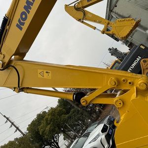 Excavadora de cadenas Komatsu PC200-8 2020 con motor y caja de cambios en buen estado, pocas horas de trabajo, original de Japón - Product Image 5