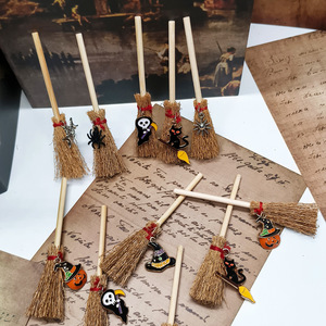จี้รถไม้, จี้ไม้กวาดจิ๋วสำหรับคริสต์มาส, งานฝีมือ DIY - Product Image 3