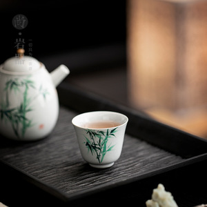 Tasse à thé en céramique sous glaçure avec motif bambou vert, pour dégustation de thé chinois traditionnel, petit bol individuel, rétro, peint à la main - Product Image 3