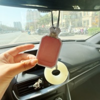 Désodorisants de voiture suspendus personnalisés en gros pour aromathérapie, en papier de coton absorbant, à évaporation naturelle, longue durée, Freesia, Poire, Rose