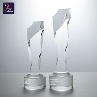 Trophée en cristal facetté en forme de flamme avec base ronde