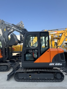 Miniexcavadora Develon DX60D Original de Japón, Precio Económico, Entrega Global Rápida, Lista para Enviar - Product Image 2