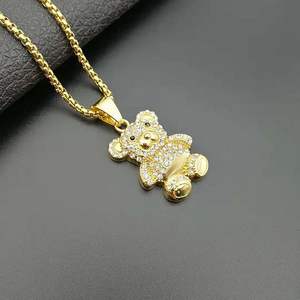 Colgante de acero inoxidable chapado en oro de 18K con diamantes de imitación, joyería con diseño de oso - Product Image 4