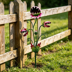 Pali decorativi in metallo a forma <span class=keywords><strong>di</strong></span> trappola per mosche Venus per giardino, decorazioni singole per vasi <span class=keywords><strong>di</strong></span> fiori inestetiche per patio, cortile e aiuole - Product Image 1