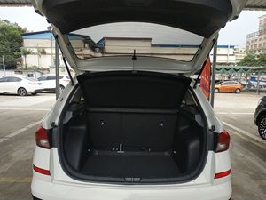 Guazi Modello 2022 Veicolo Auto Skoda <span class=keywords><strong>Kamiq</strong></span> 1.5T FWD SUV Compatto Skoda <span class=keywords><strong>Kamiq</strong></span> 109CV Auto a Benzina - Product Image 6