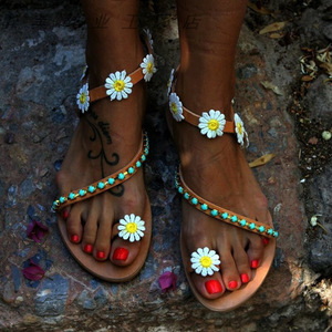 Sandales plates d'été pour femmes avec anneau d'orteil, fleur marguerite, perles turquoise et bride de cheville, style bohème pour la plage - Product Image 3