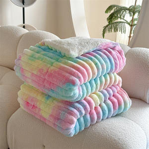 Manta y Cubrecama Infantil de Pelo de Conejo, Tejida en Terciopelo, Ecológica, de Doble Cara, con Estampado de Arcoíris - Product Image 2