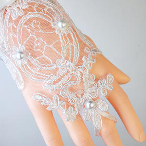 Gants de mariage en dentelle, naturelle, couleur blanc ivoire, élégants, pour femmes, vente en gros - Product Image 4