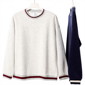 Sudadera Unisex Extra Grande con Cuello Redondo, Color Sólido, Tejida, Manga Larga, Informal, para Otoño, Blanca con Ribete Rojo - Product Image 1