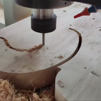 Machine de découpe de courbe de défilement de bois de bois d'alimentation automatique Scie à ruban verticale CNC Machine à bois
