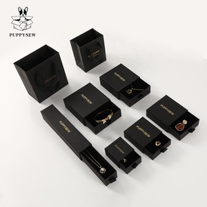 กล่องใส่เครื่องประดับแบบเลื่อนขนาด 9*9 ซม. ยี่ห้อ PUPPYSEW กล่องกระดาษแข็งใส่สร้อยคอแบบมีลิ้นชักพร้อมโลโก้ กล่องใส่ต่างหูพร้อมโลโก้ - Product Image 6