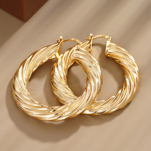 Orecchini a Cerchio Grandi a Spirale Testurizzati per Donne, Gioielli Chic e Lucidi alla Moda - Product Image 2