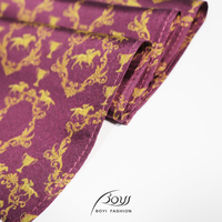 Écharpe carrée en soie 100% certifiée GRS avec motif animalier imprimé numériquement, accessoire de mode féminin pour les fêtes et les mariages