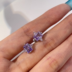 Pendientes de Botón Geométricos de Circonita Cúbica con Corte Radiante Morado Chapados en Oro Clásicos y Elegantes de Tianyu Gems para Mujer - Product Image 6