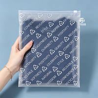 Sacs à fermeture éclair imprimés en gravure CPE recyclables GRS pour l'emballage personnalisé de vêtements, chemises, leggings, sous-vêtements, chaussures, fourrures et autres articles vestimentaires